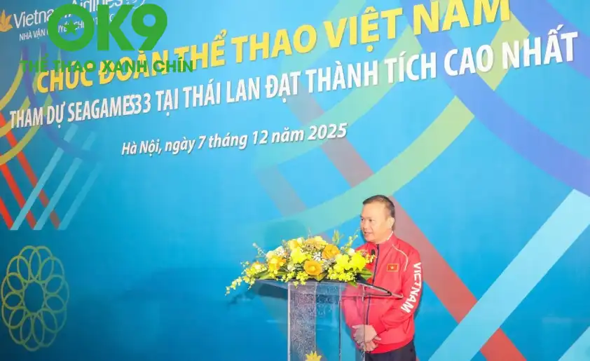 Trưởng đoàn Nguyễn Hồng Minh phát biểu tại buổi lễ. (Ảnh: Quý Lượng)